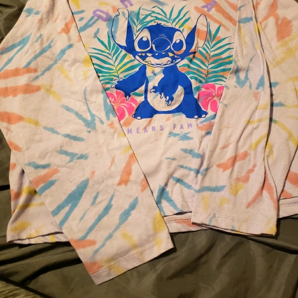 Disney long sleeve crop top, size L, never worn, lilo and stitch - Picture 1 of 6
